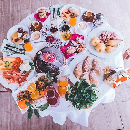 Alojamento de Acomodação e Pequeno-almoço Ristorante Grotta Del Romito